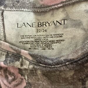 Super soft floral tshirt!